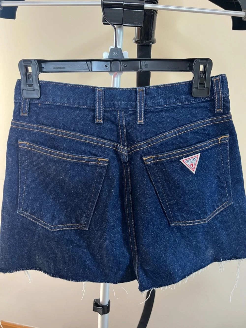 🗝️📠📜👖Vintage Guess Dark Blue Denim Mini Skirt with Raw Hem
